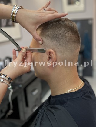 Fryzjer Wspólna 54A - strzyżenie klienta cena 40 zł 10-07-2022